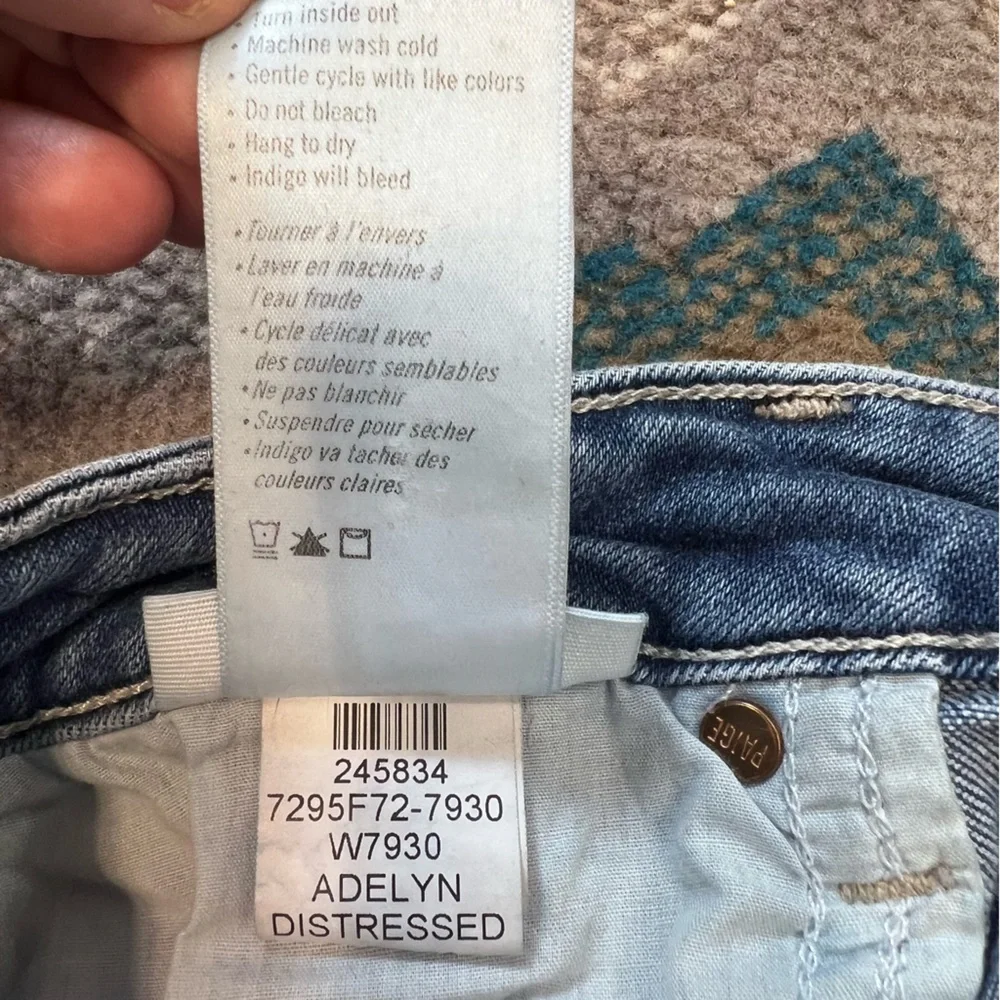 Paige Shelby Adelyn Distressed Jeans Size 27‎